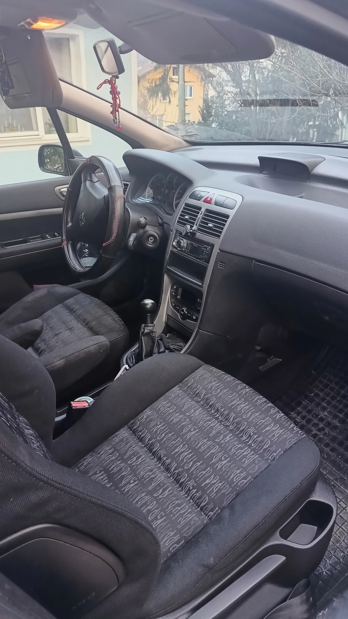 Peugeot 307 2.0 HDI, снимка 8 - Автомобили и джипове - 53770820