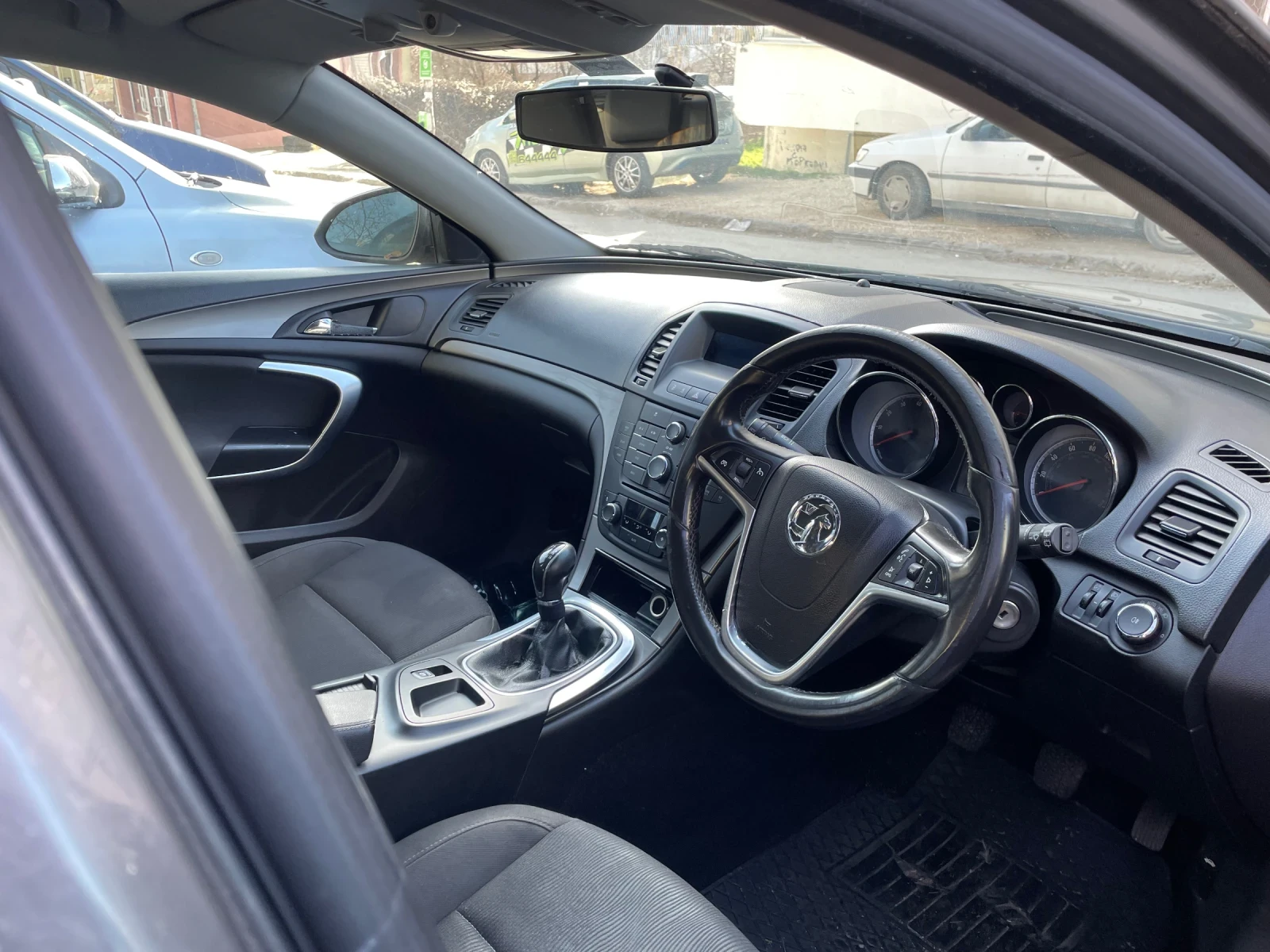 Opel Insignia, снимка 4 - Автомобили и джипове - 53845374