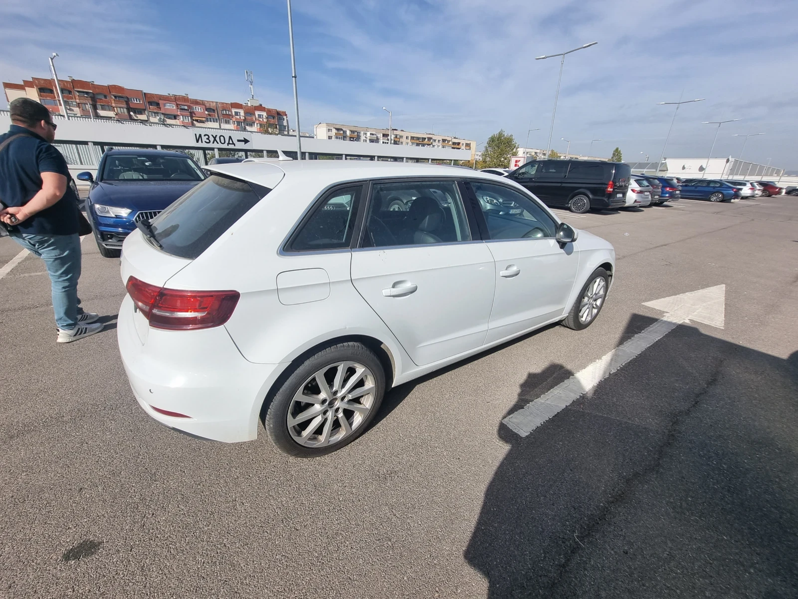Audi A3 1.6 tdi, снимка 5 - Автомобили и джипове - 53999595
