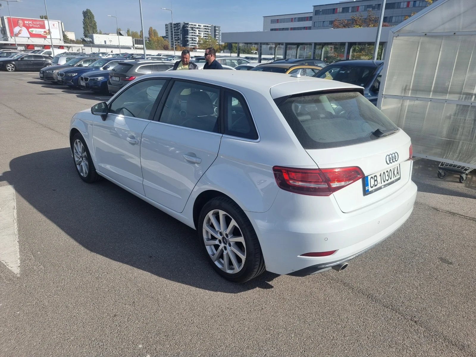 Audi A3 1.6 tdi, снимка 4 - Автомобили и джипове - 53999595