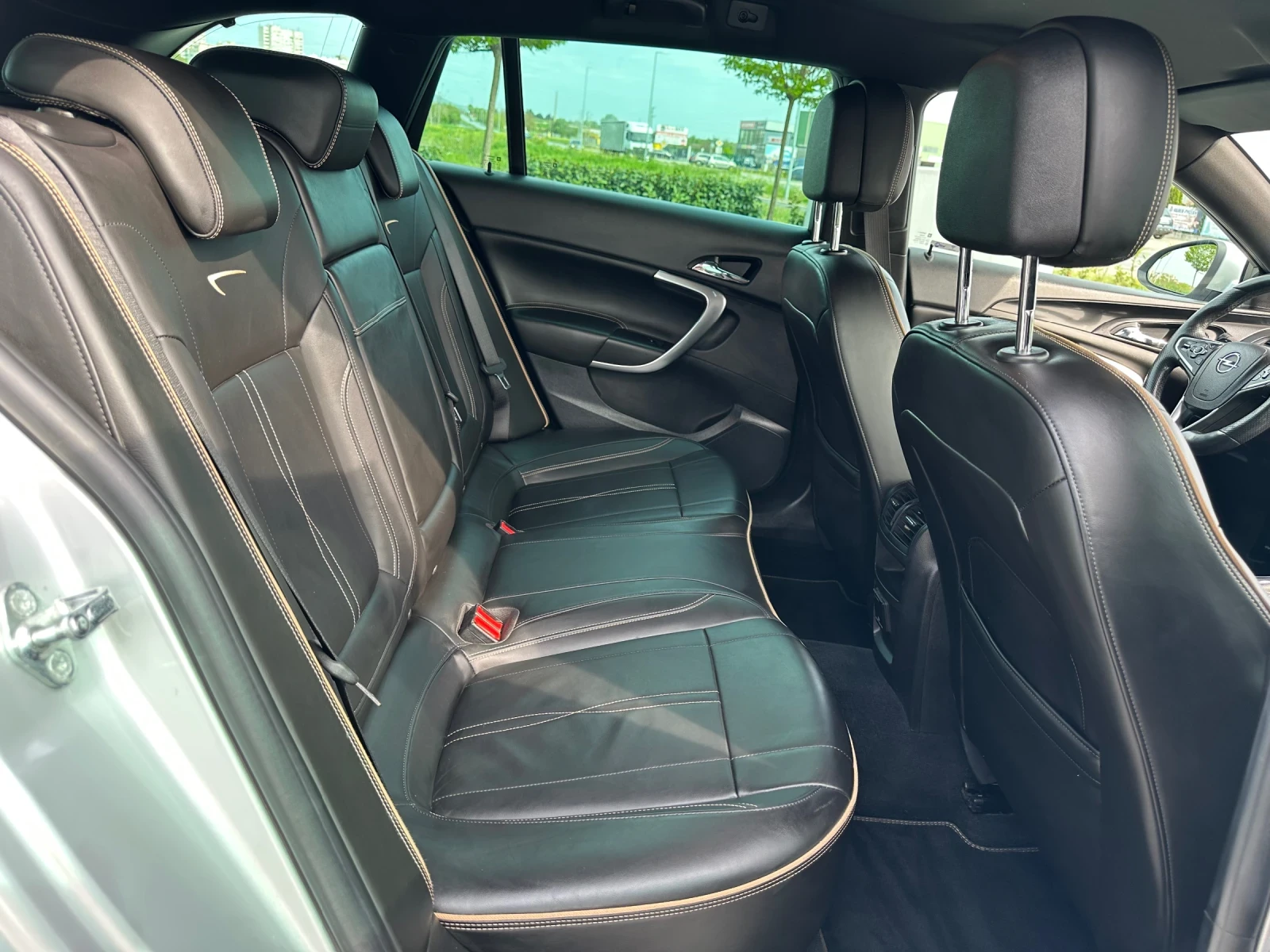 Opel Insignia 2.0D/DISTRONIC/LANE ASSIST/BLIND SPOT/LIZING, снимка 11 - Автомобили и джипове - 54370963