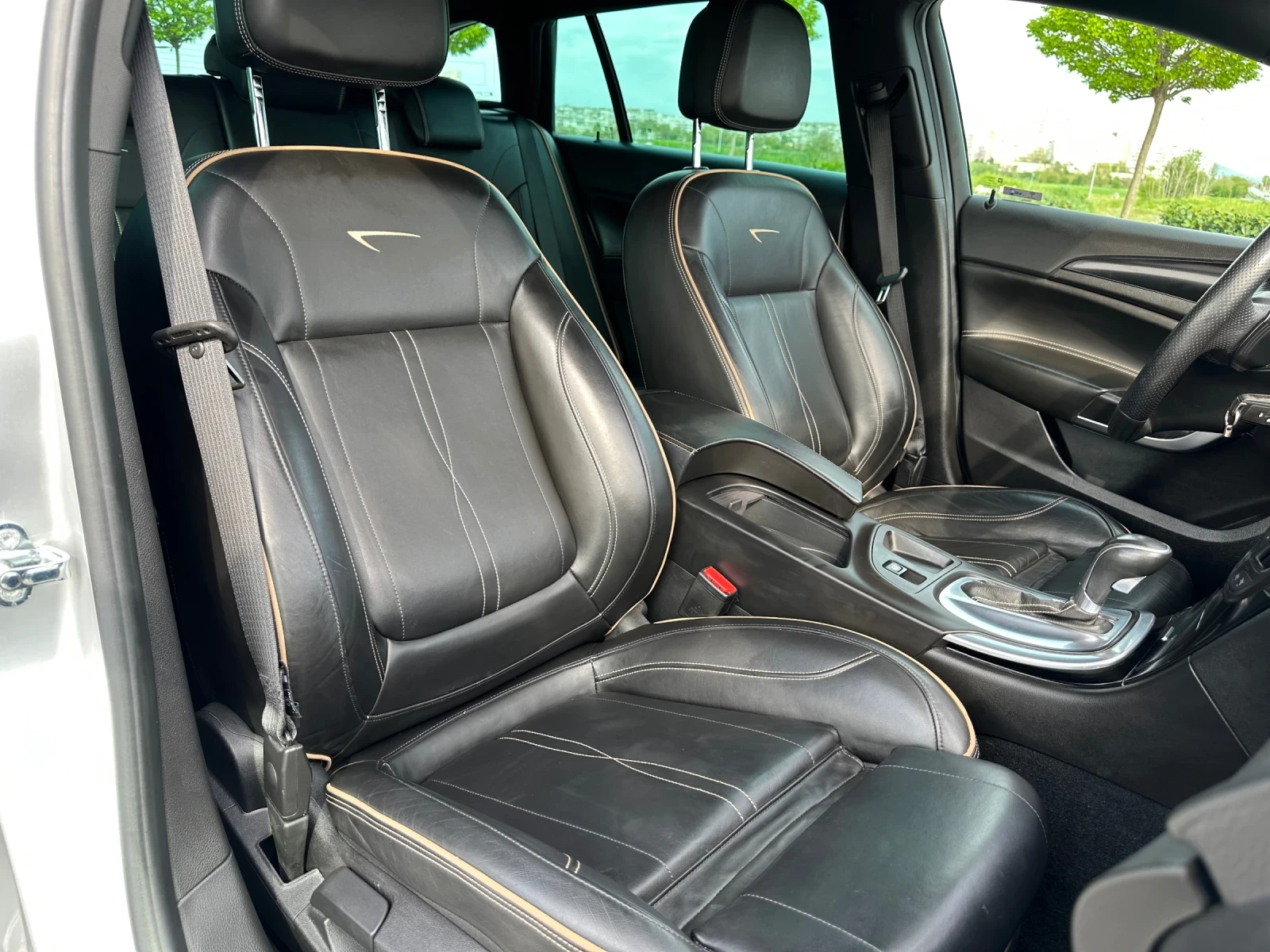 Opel Insignia 2.0D/DISTRONIC/LANE ASSIST/BLIND SPOT/LIZING, снимка 14 - Автомобили и джипове - 54370963