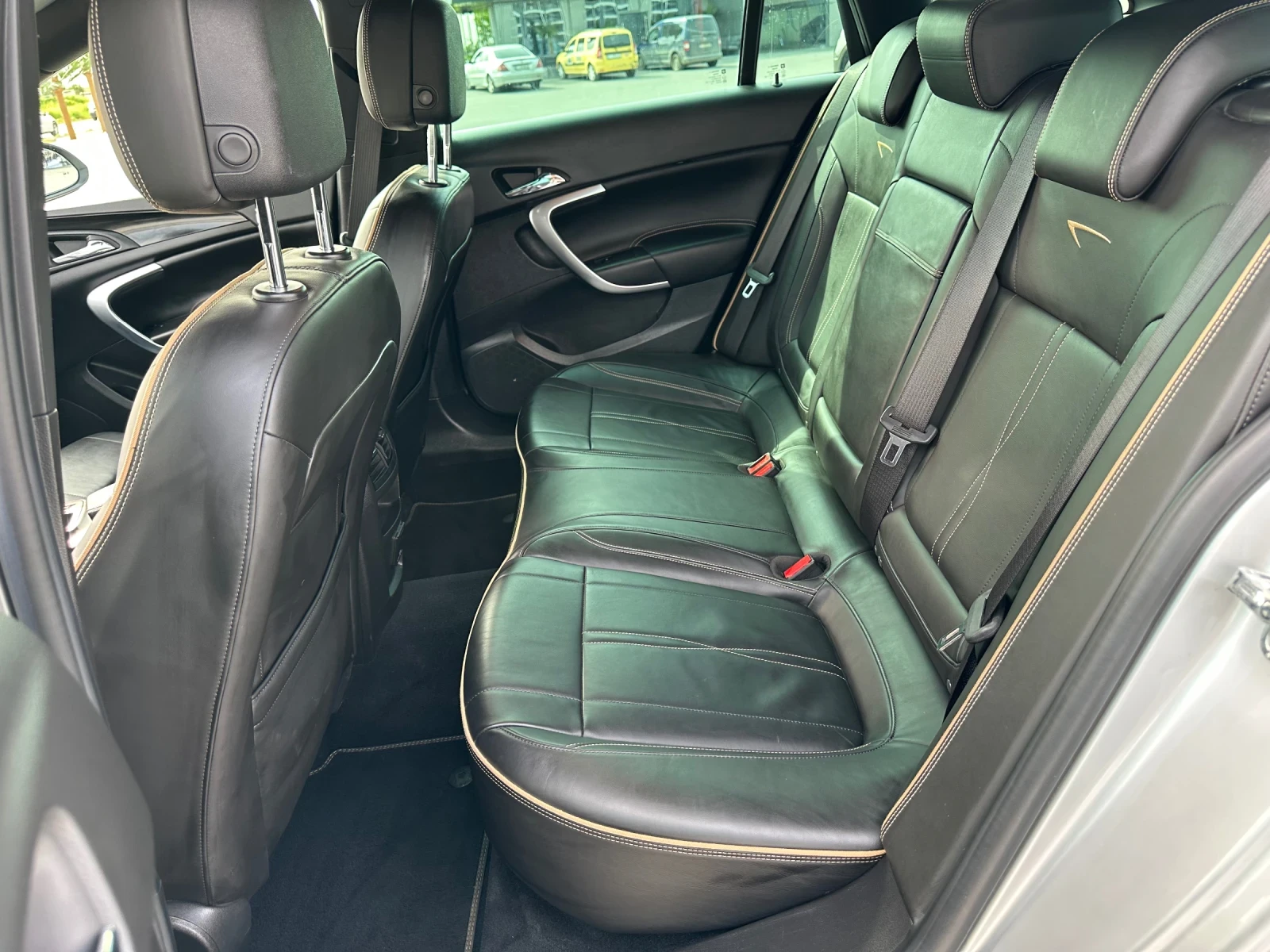 Opel Insignia 2.0D/DISTRONIC/LANE ASSIST/BLIND SPOT/LIZING, снимка 10 - Автомобили и джипове - 54370963