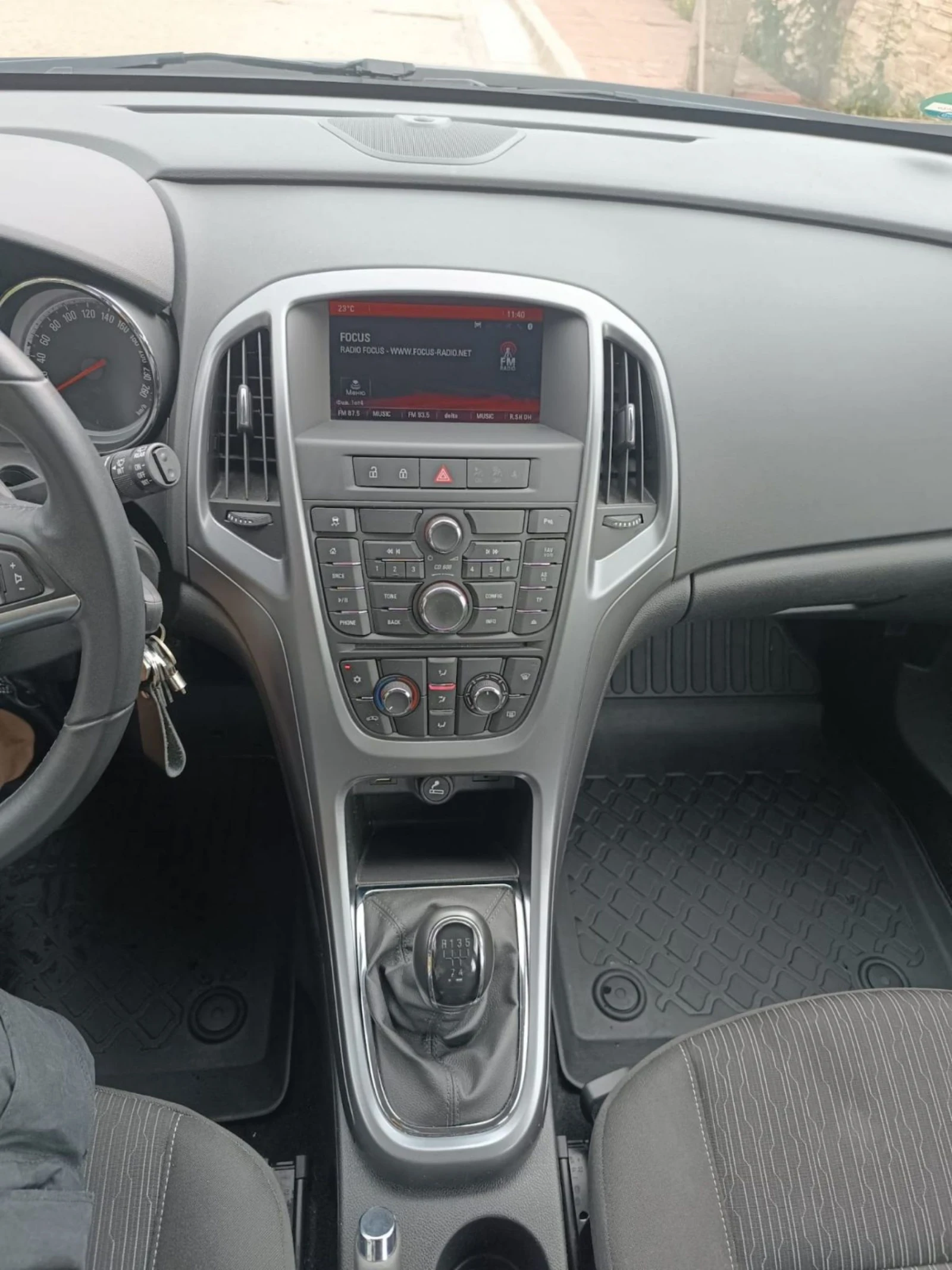 Opel Astra Sports Tourer , снимка 8 - Автомобили и джипове - 54512212