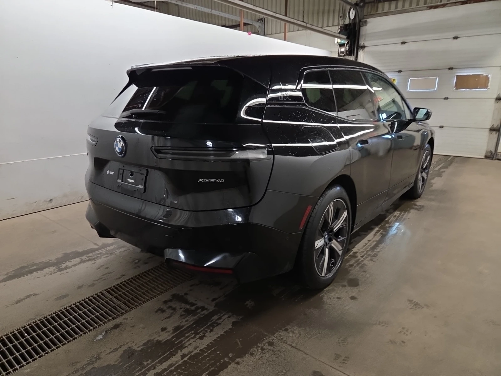 BMW iX xDrive40 AWD, снимка 4 - Автомобили и джипове - 54776789