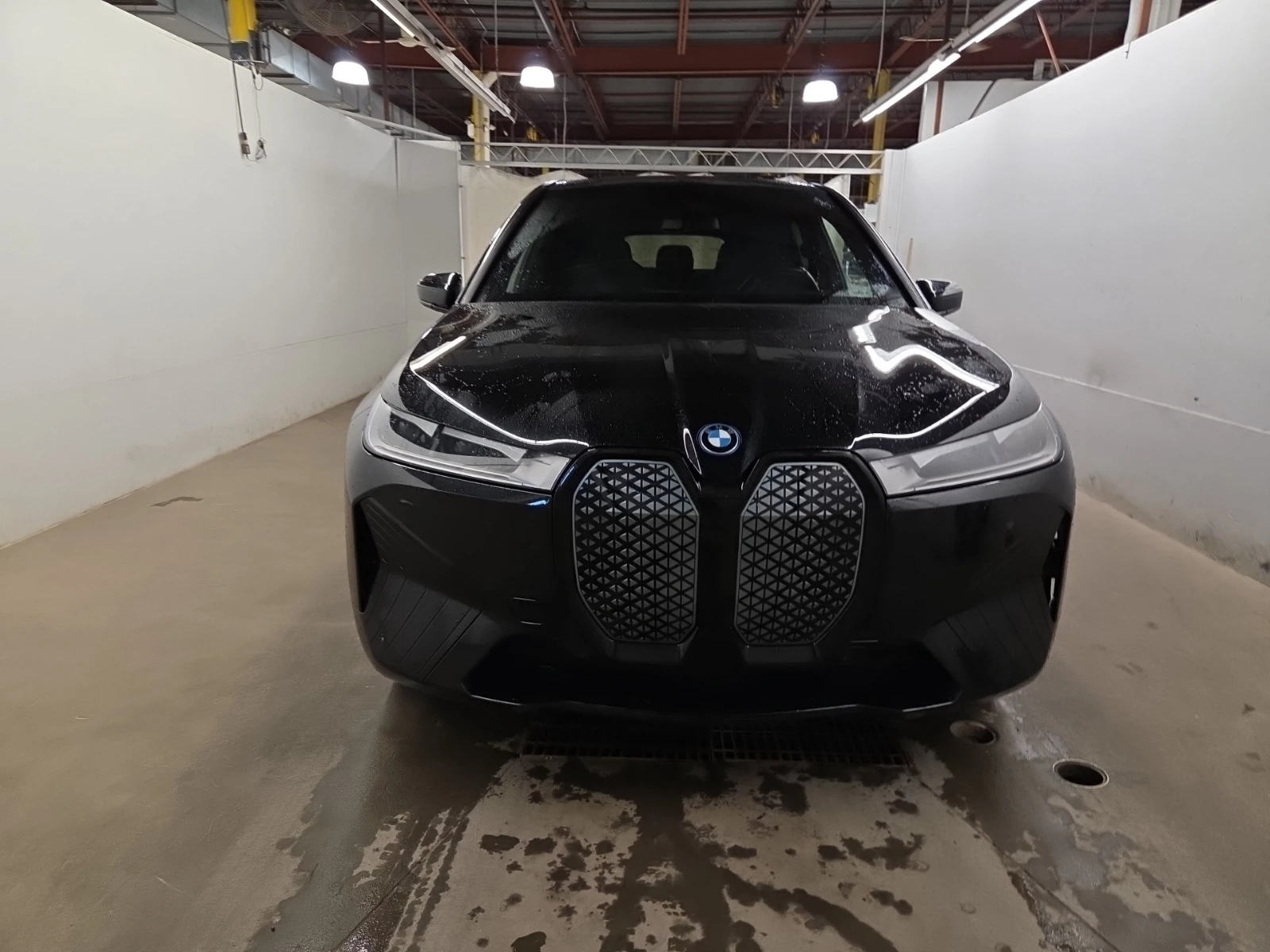 BMW iX xDrive40 AWD, снимка 2 - Автомобили и джипове - 54776789