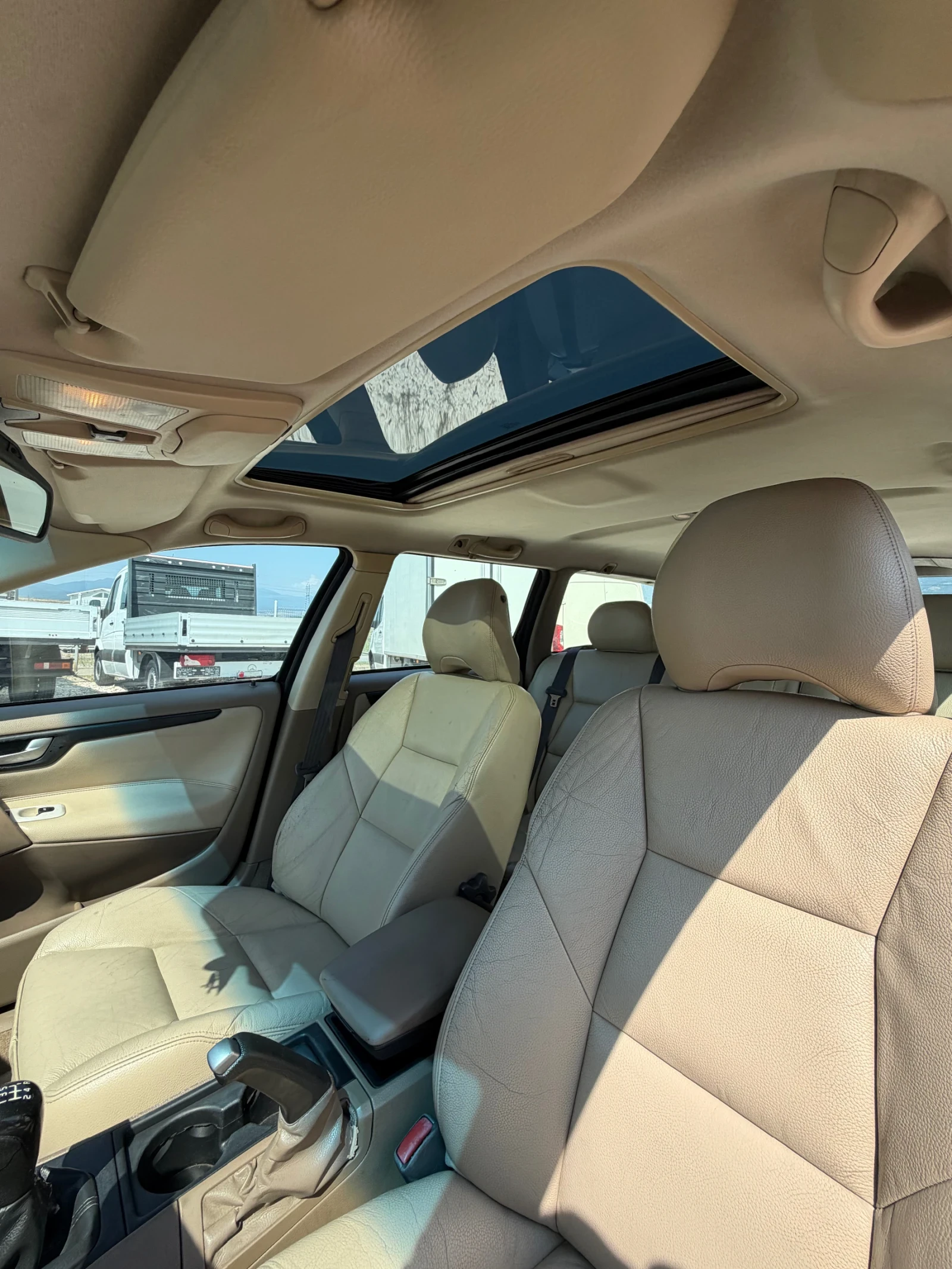 Volvo V70 2.4d ПЪРВИ СОБСТВЕНИК!, снимка 7 - Автомобили и джипове - 55114288