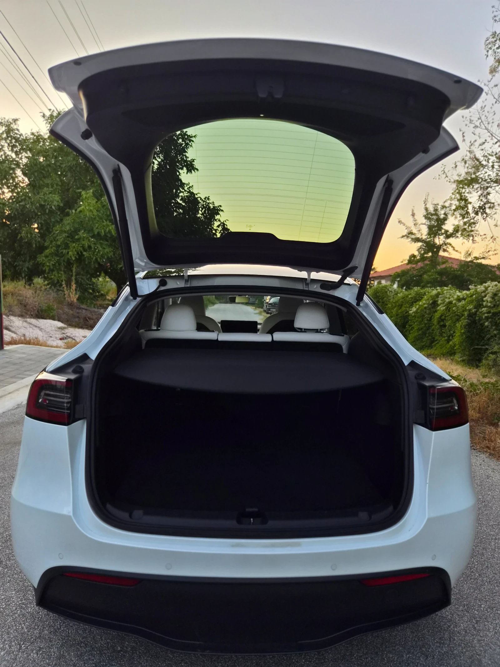 Tesla Model Y Long Range/Dual Motor/9.22г, снимка 7 - Автомобили и джипове - 55513769