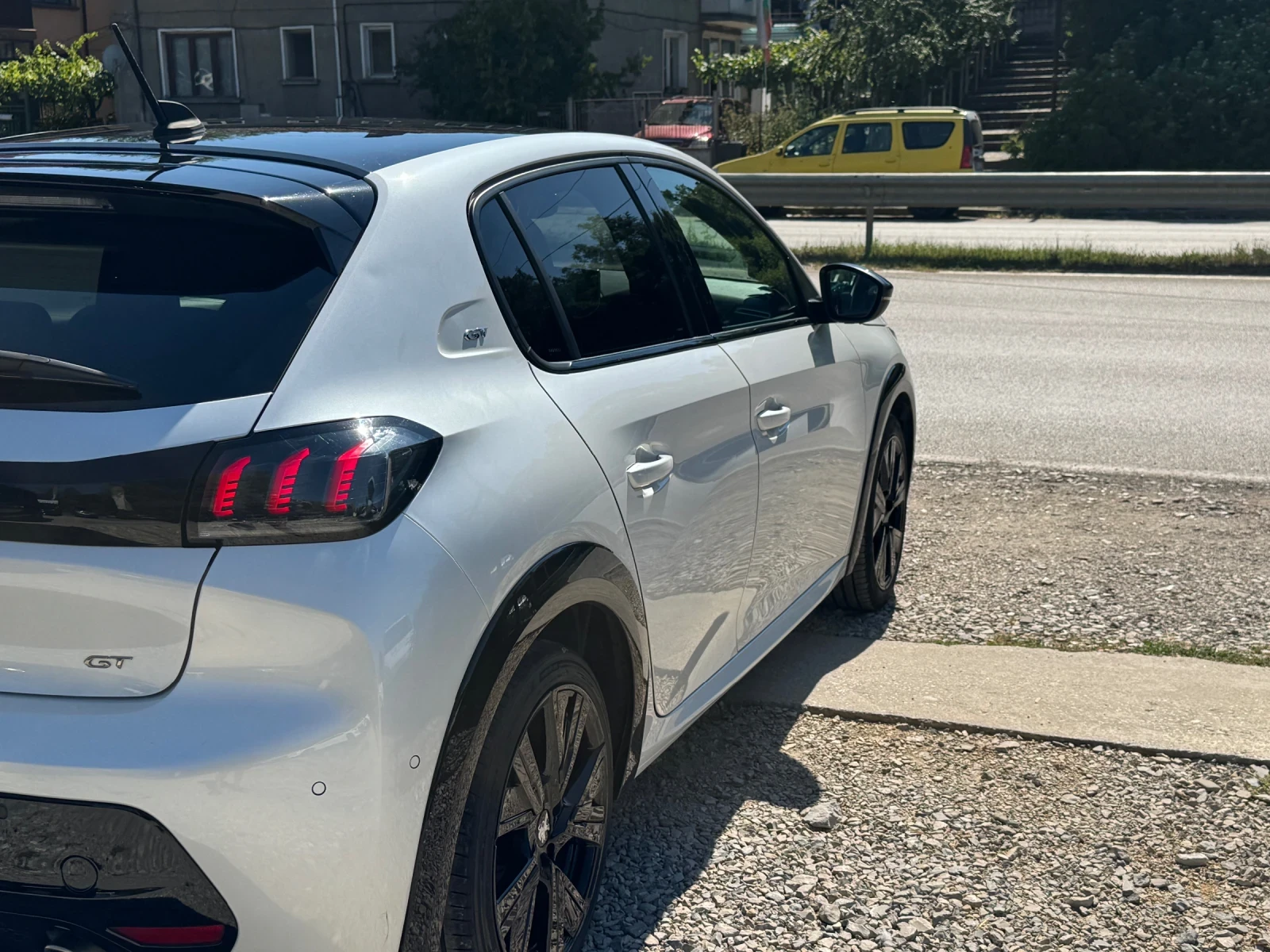 Peugeot 208 1.2 GT Line  | Mobile.bg � ����������� 10