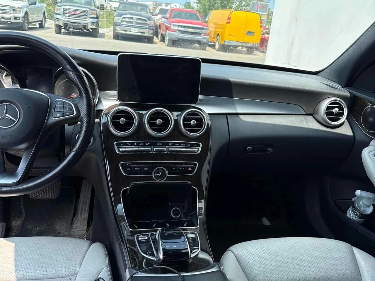 Mercedes-Benz C 300 * ЛИЦЕНЗИРАН ДИЛЪР * CARFAX, снимка 9 - Автомобили и джипове - 55648277