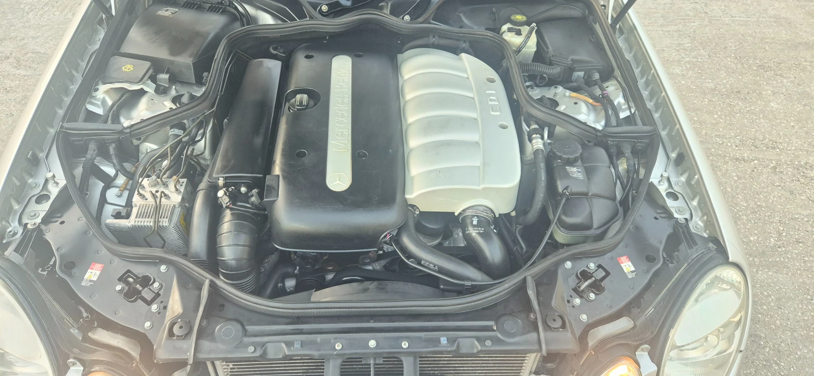 Mercedes-Benz E 270 2.7cdi* AVTOMAT* KOJA* Avantgarde* , снимка 11 - Автомобили и джипове - 55702112