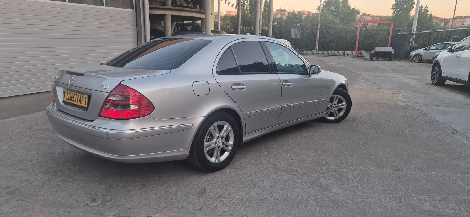 Mercedes-Benz E 270 2.7cdi* AVTOMAT* KOJA* Avantgarde* , снимка 16 - Автомобили и джипове - 55702112