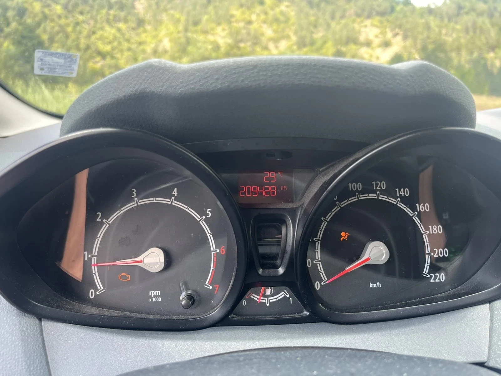 Ford Fiesta 1.4 LPG, снимка 9 - Автомобили и джипове - 55792548