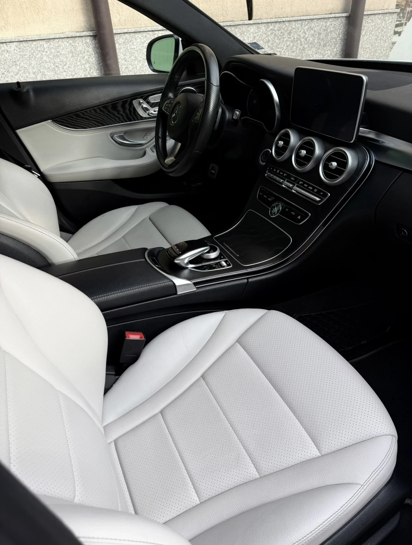 Mercedes-Benz C 300 4MATIC AMG, снимка 16 - Автомобили и джипове - 55794368