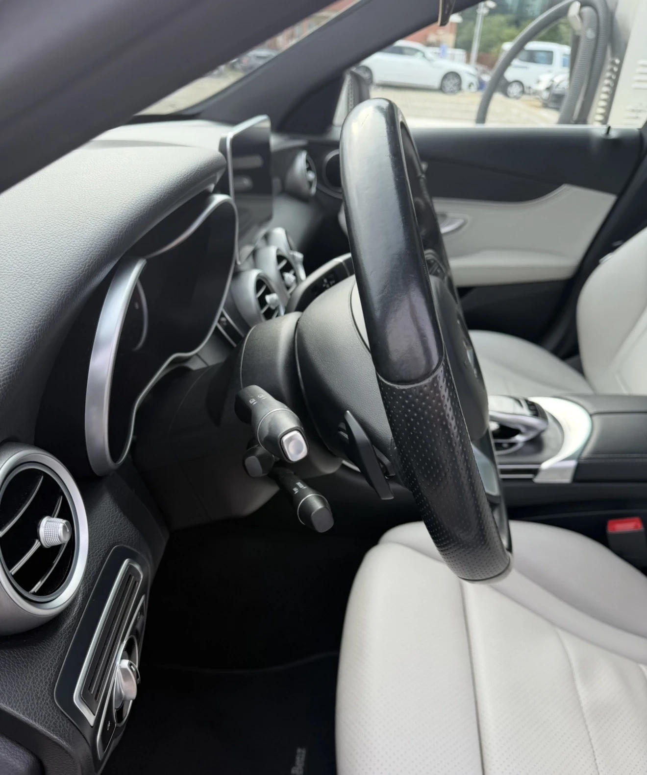 Mercedes-Benz C 300 4MATIC AMG, снимка 8 - Автомобили и джипове - 55794368
