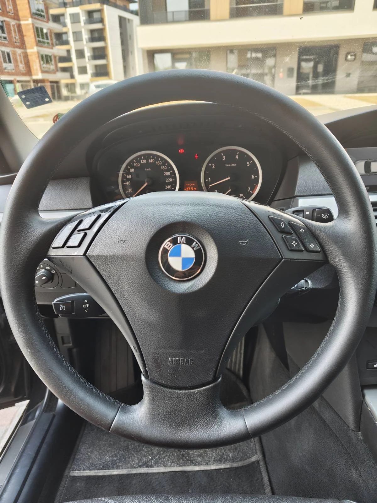 BMW 525 i-АВТОМАТИК-НА ЗАДНО, снимка 9 - Автомобили и джипове - 56160137