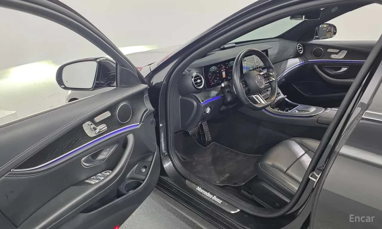 Mercedes-Benz E 220 * E220d 4MATIC AMG Line * , снимка 10 - Автомобили и джипове - 56633450