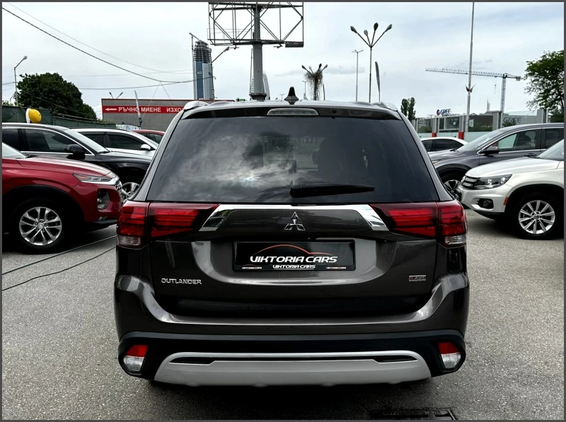 Mitsubishi Outlander 2.4 AWD, снимка 5 - Автомобили и джипове - 46836091