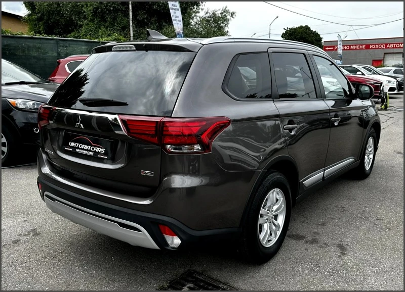 Mitsubishi Outlander 2.4 AWD, снимка 4 - Автомобили и джипове - 46836091