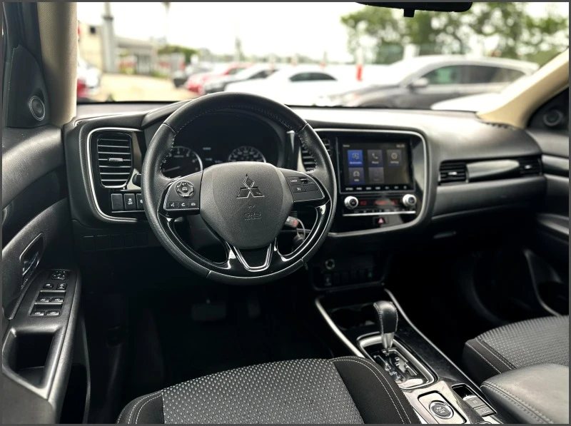 Mitsubishi Outlander 2.4 AWD, снимка 9 - Автомобили и джипове - 46836091