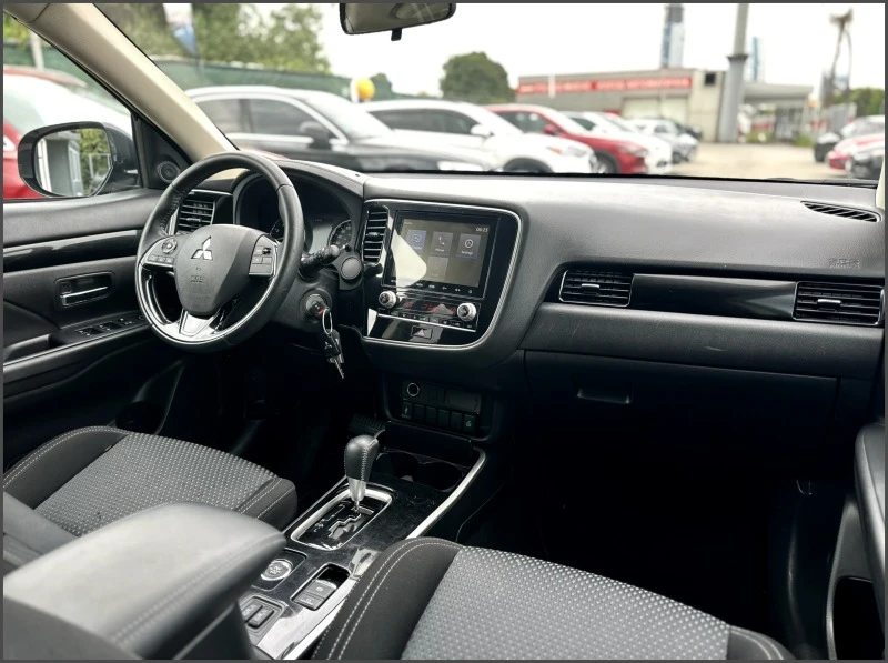 Mitsubishi Outlander 2.4 AWD, снимка 13 - Автомобили и джипове - 46836091