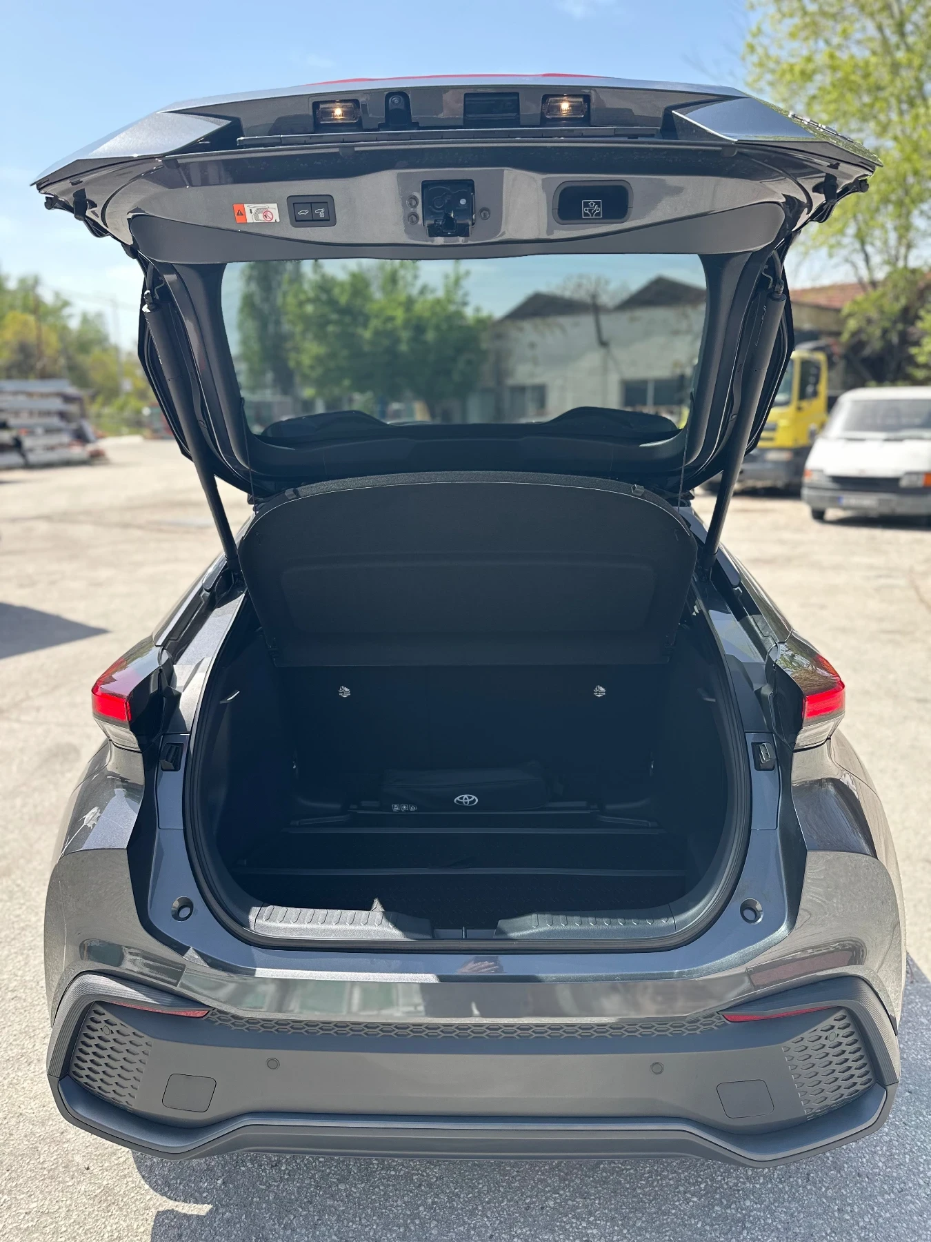 Toyota C-HR 2.0 Hybrid налична 2 броя  Team Deutschland - изображение 6