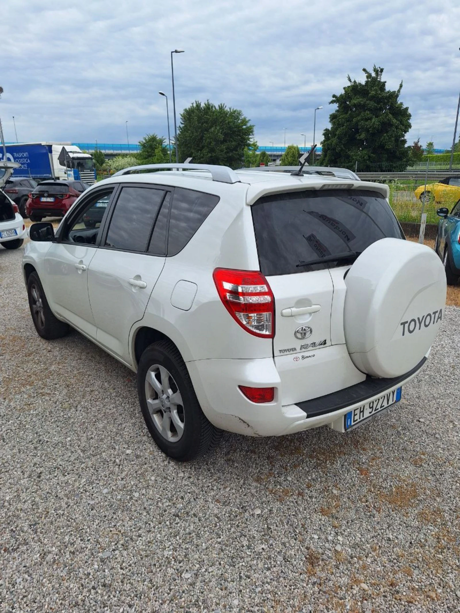 Toyota Rav4 2.2D4D ОЧАКВАН ВНОС!! 133х.км. EXCLUSIVE - изображение 4