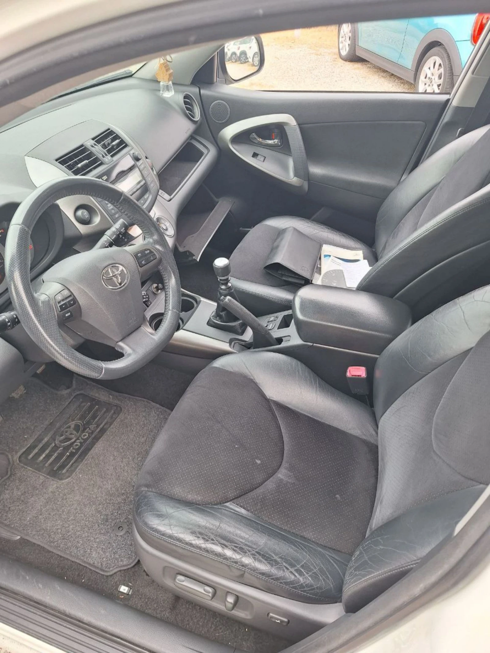 Toyota Rav4 2.2D4D ОЧАКВАН ВНОС!! 133х.км. EXCLUSIVE - изображение 6