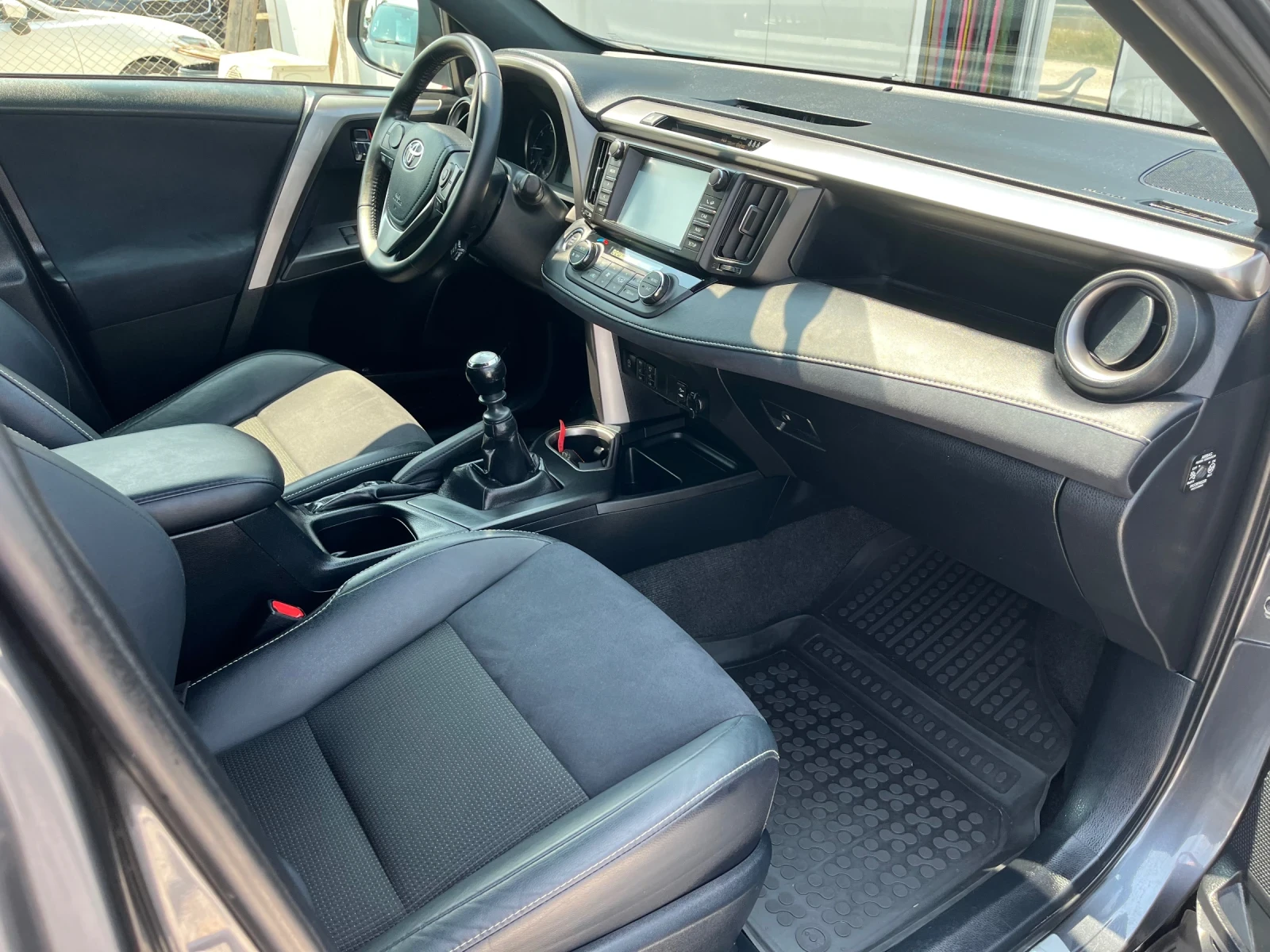 Toyota Rav4 2.0 D-4D Face 143кс - изображение 10