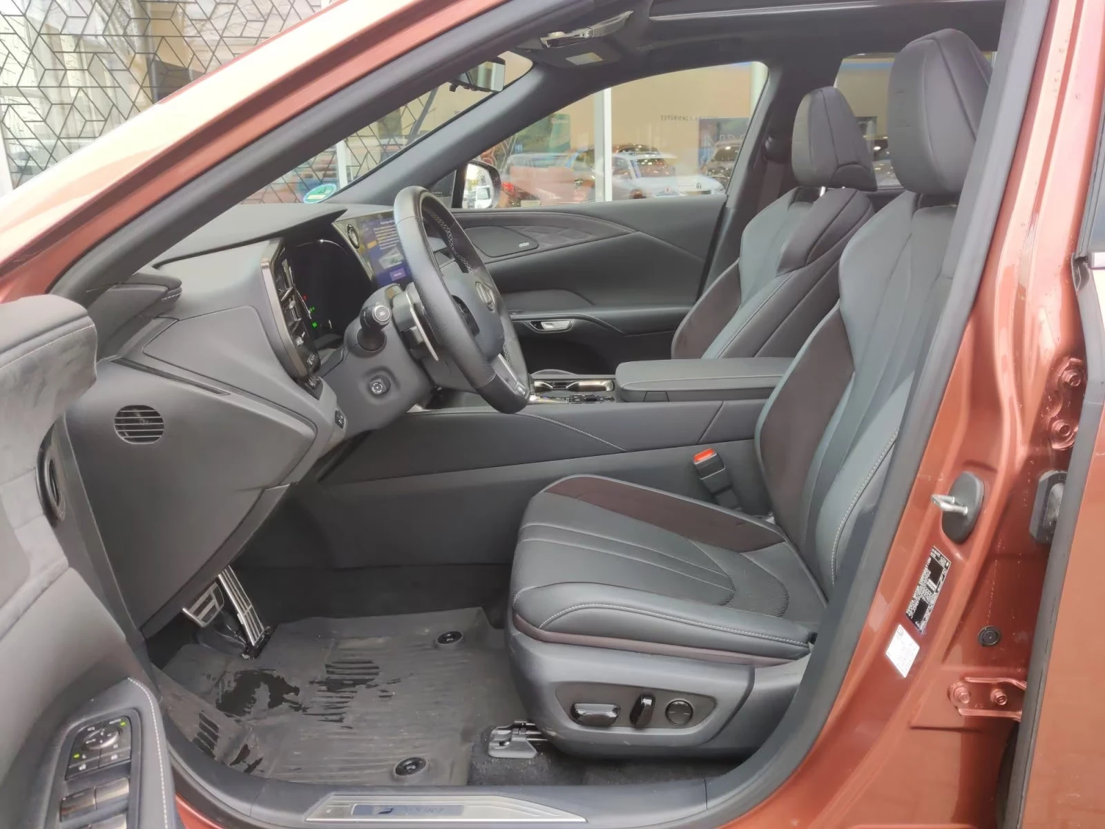 Lexus RX 500h F-SPORT/371HP/PANO/MEMO/HUD/360/M.LEVINSON/602g - изображение 8