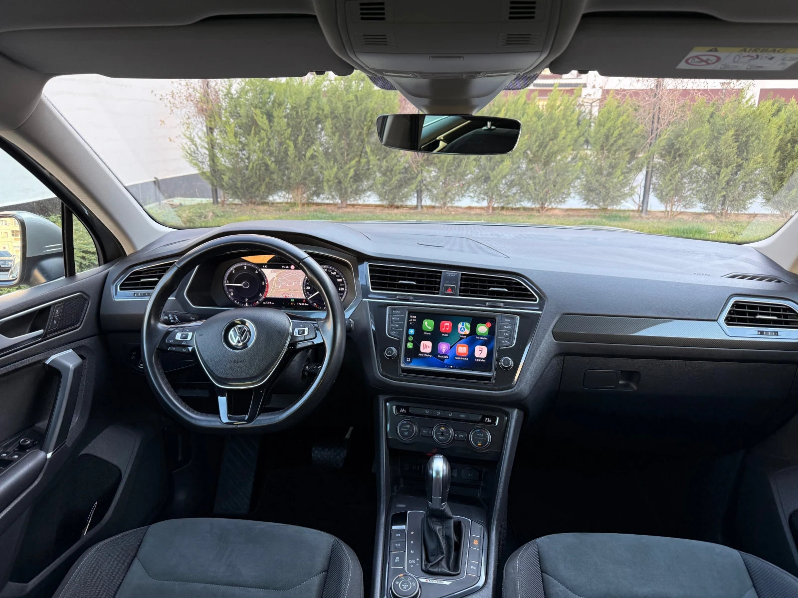 VW Tiguan 2.0TDI/FullLED/Distro/LaneAssist, снимка 8 - Автомобили и джипове - 53747488