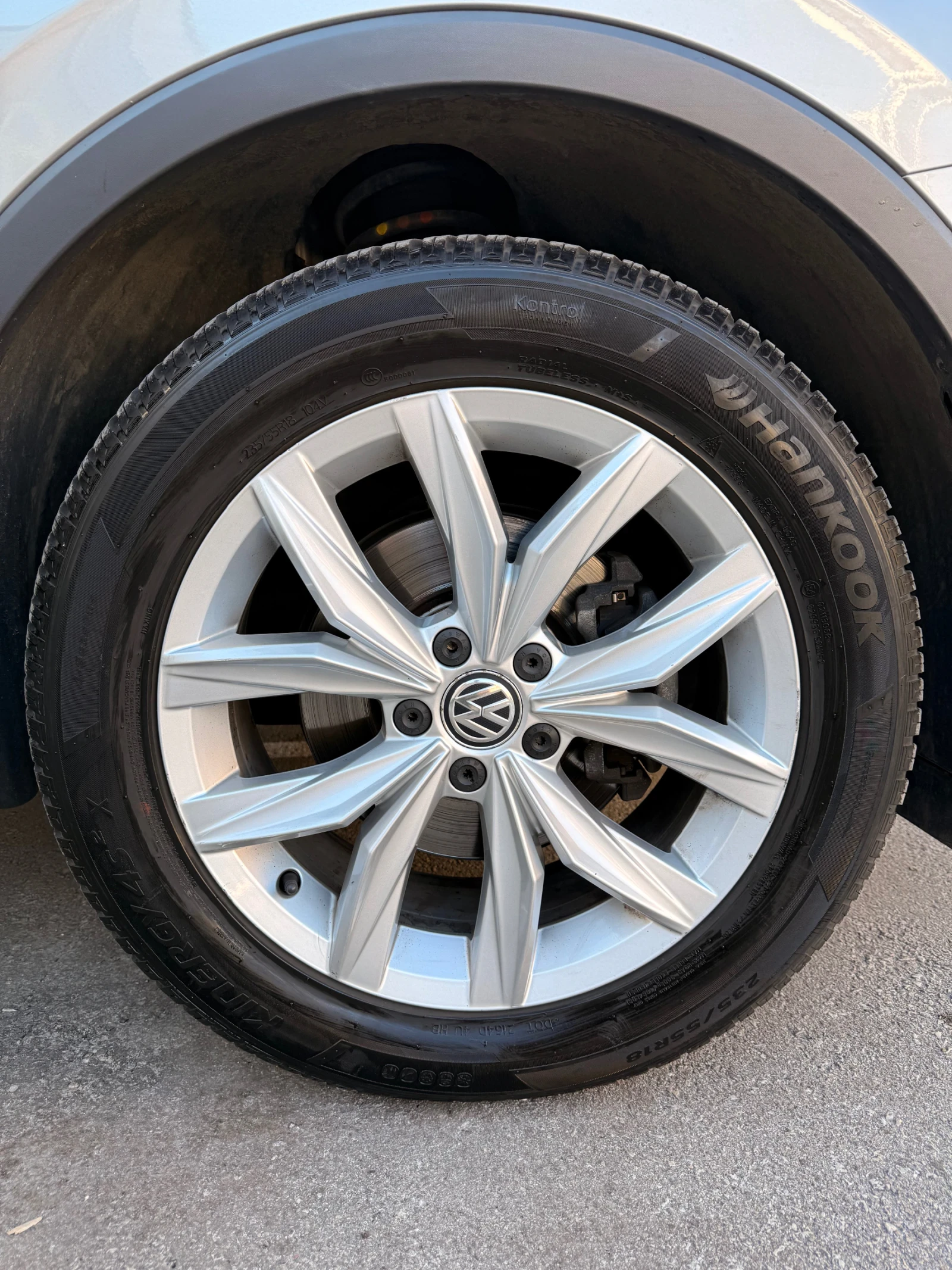 VW Tiguan 2.0TDI/FullLED/Distro/LaneAssist, снимка 11 - Автомобили и джипове - 53747488