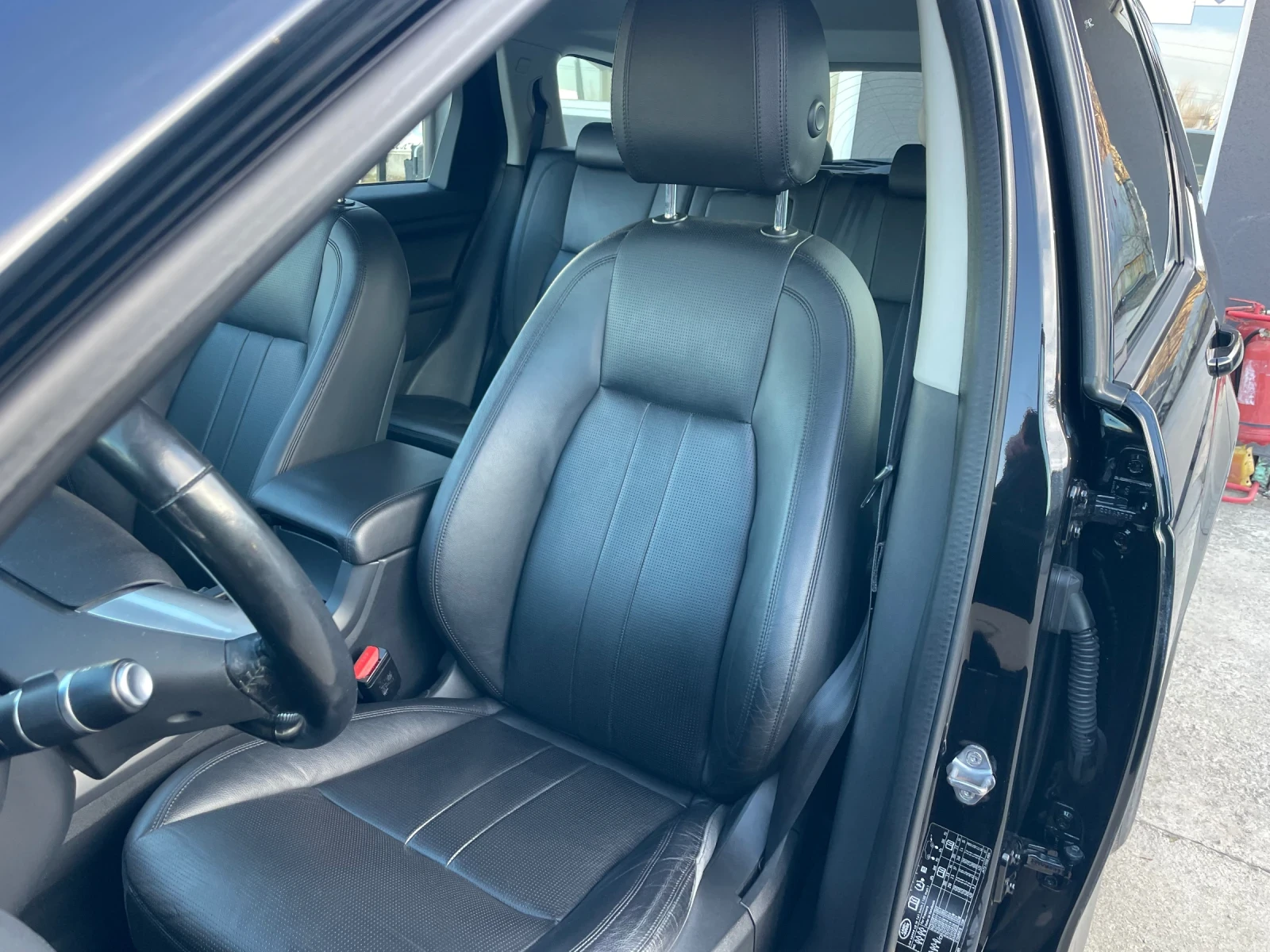 Land Rover Discovery Sport 2.0D 4x4 61000 км MOTO-PFOHE, снимка 9 - Автомобили и джипове - 53785857