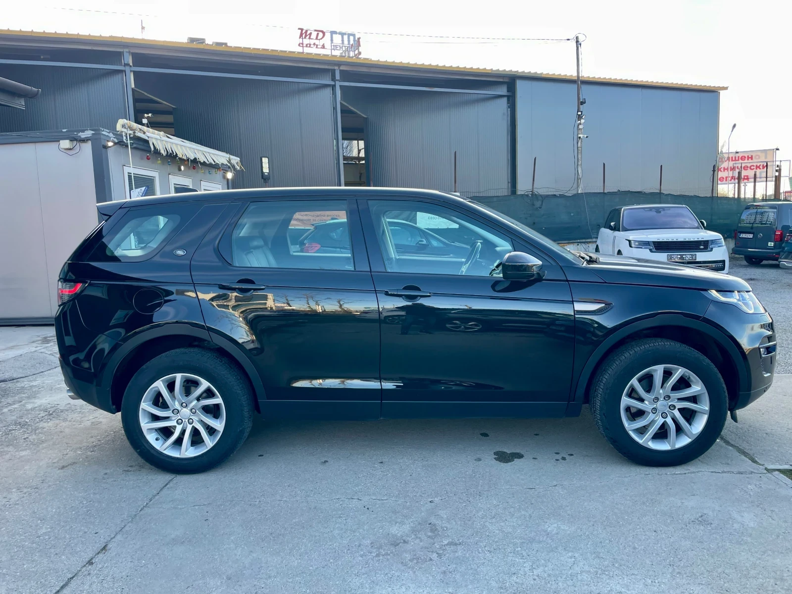 Land Rover Discovery Sport 2.0D 4x4 61000 км MOTO-PFOHE, снимка 6 - Автомобили и джипове - 53785857