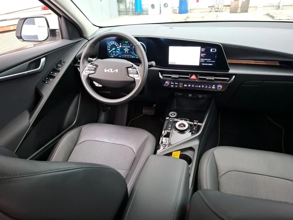 Kia Niro Connect - Electric , снимка 5 - Автомобили и джипове - 54187714