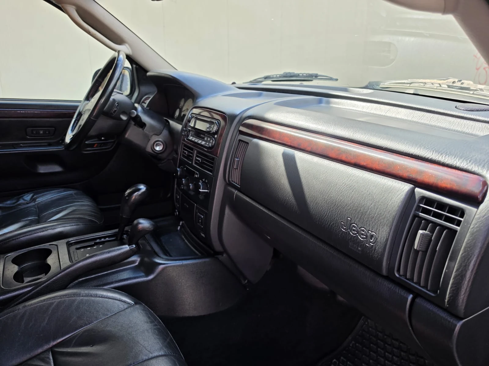 Jeep Grand cherokee, снимка 13 - Автомобили и джипове - 54260037