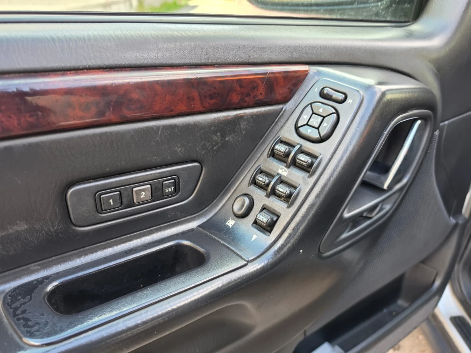 Jeep Grand cherokee, снимка 17 - Автомобили и джипове - 54260037