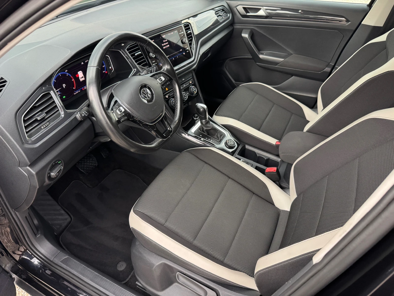 VW T-Roc Virtual, 2.0TDI, IQ-Light, 162644км, Сервиз, снимка 9 - Автомобили и джипове - 54807321