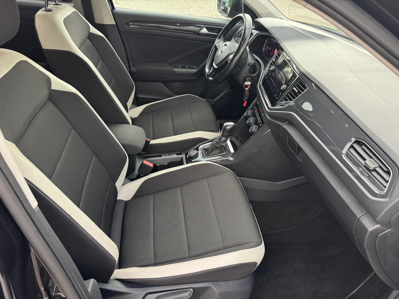 VW T-Roc Virtual, 2.0TDI, IQ-Light, 162644км, Сервиз, снимка 12 - Автомобили и джипове - 54807321