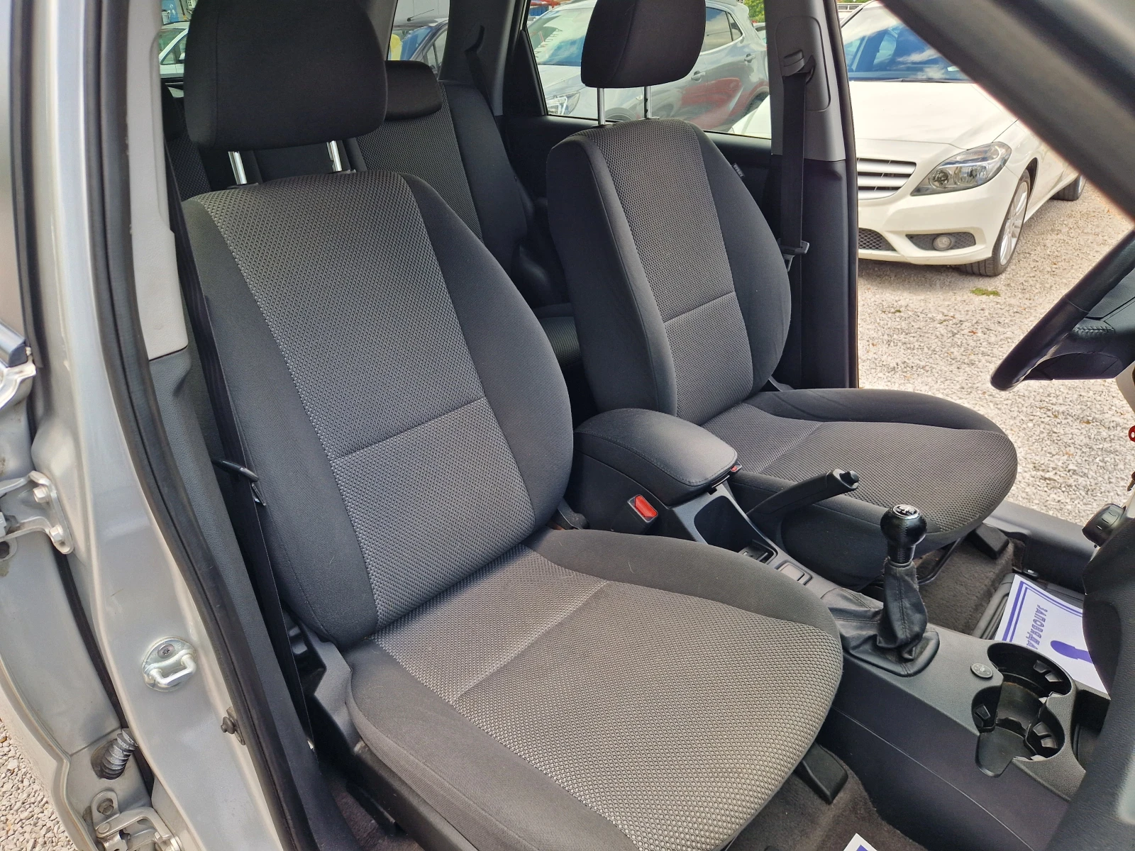 Kia Sportage 2.0 ����� ��������� | Mobile.bg � ����������� 13
