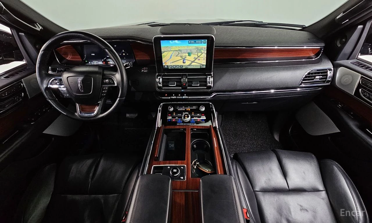 Lincoln Navigator 3.5L* ОБДУХВАНЕ* ДИСТРОНИК* ХЕДЪП* 360КАМЕРА* , снимка 8 - Автомобили и джипове - 55990843