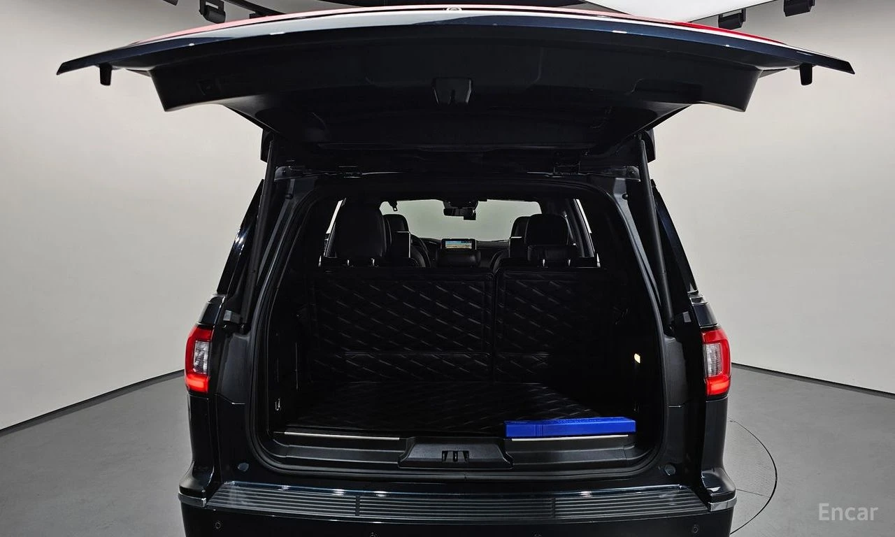 Lincoln Navigator 3.5L* ОБДУХВАНЕ* ДИСТРОНИК* ХЕДЪП* 360КАМЕРА* , снимка 16 - Автомобили и джипове - 55990843