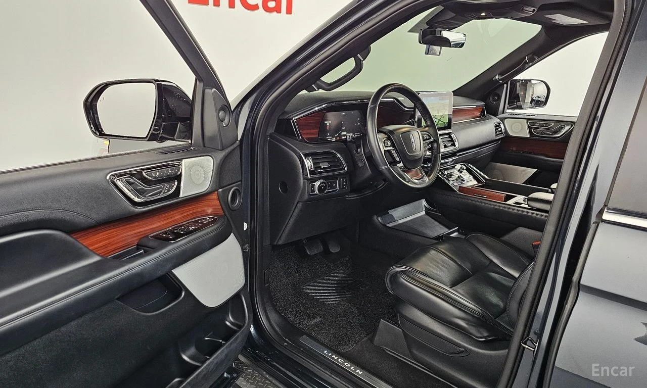 Lincoln Navigator 3.5L* ОБДУХВАНЕ* ДИСТРОНИК* ХЕДЪП* 360КАМЕРА* , снимка 6 - Автомобили и джипове - 55990843