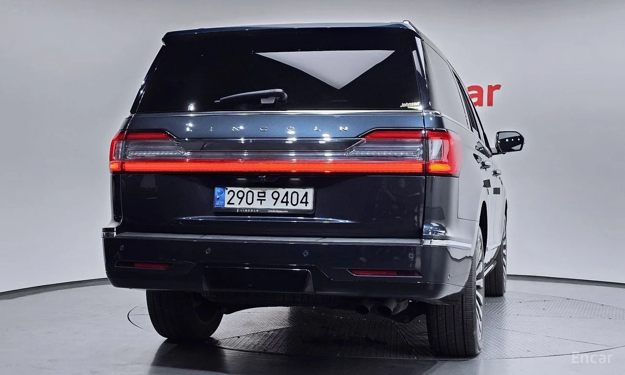 Lincoln Navigator 3.5L* ОБДУХВАНЕ* ДИСТРОНИК* ХЕДЪП* 360КАМЕРА* , снимка 4 - Автомобили и джипове - 55990843
