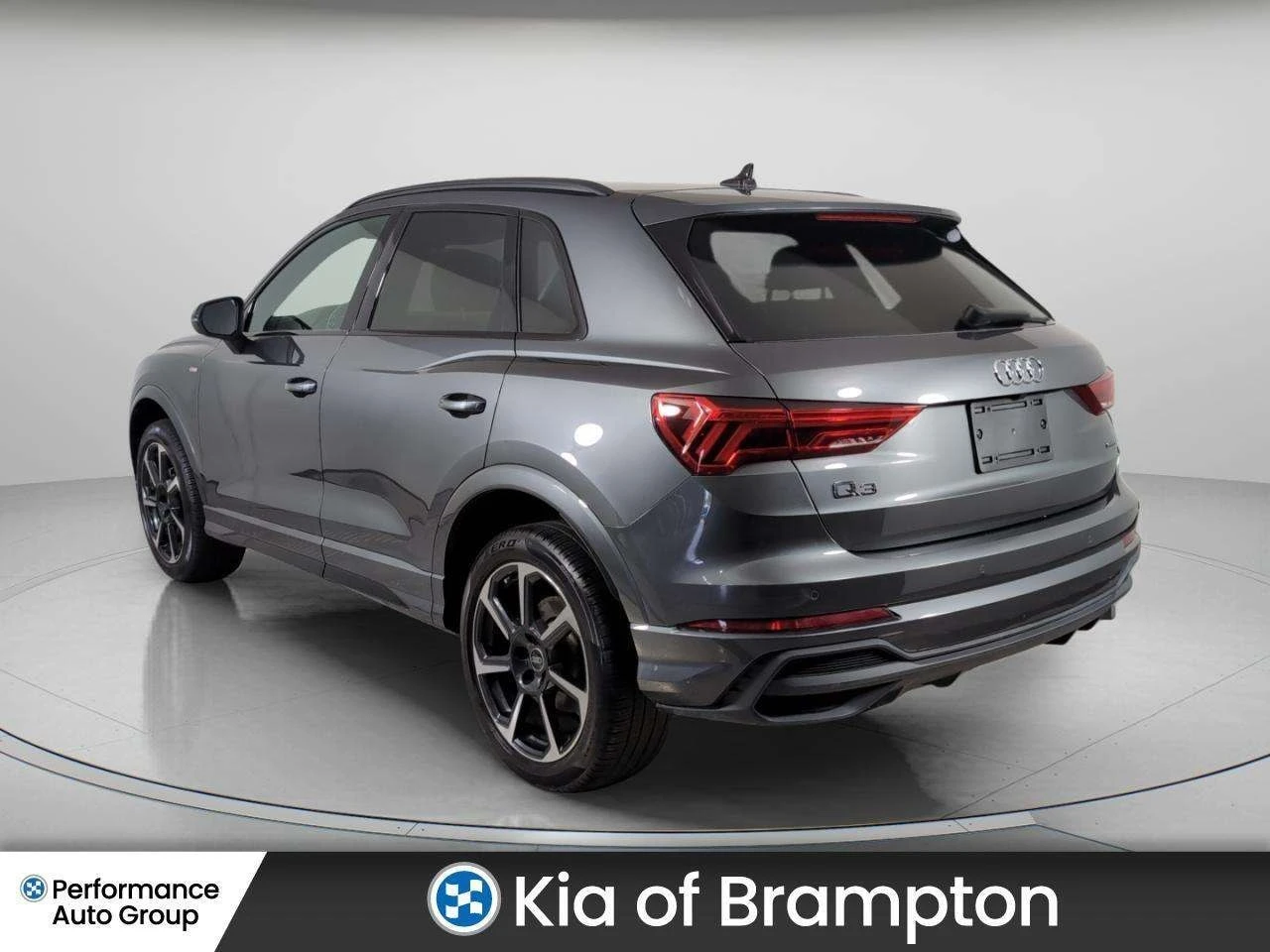 Audi Q3 * Progressiv Quattro 19' Alloys Leather Pano r, снимка 9 - Автомобили и джипове - 56102758