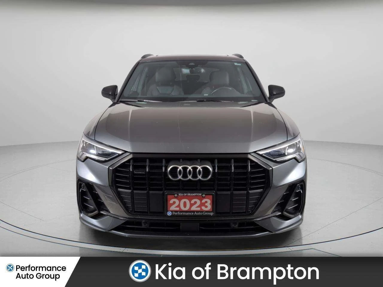 Audi Q3 * Progressiv Quattro 19' Alloys Leather Pano r, снимка 2 - Автомобили и джипове - 56102758