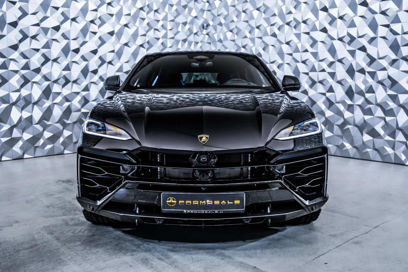 Lamborghini Urus SE* Carbon* B&O, снимка 2 - Автомобили и джипове - 56612444