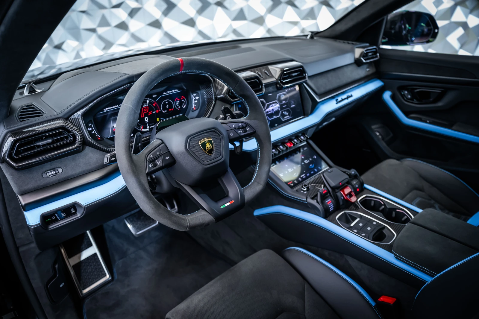 Lamborghini Urus SE* Carbon* B&O, снимка 8 - Автомобили и джипове - 56612444