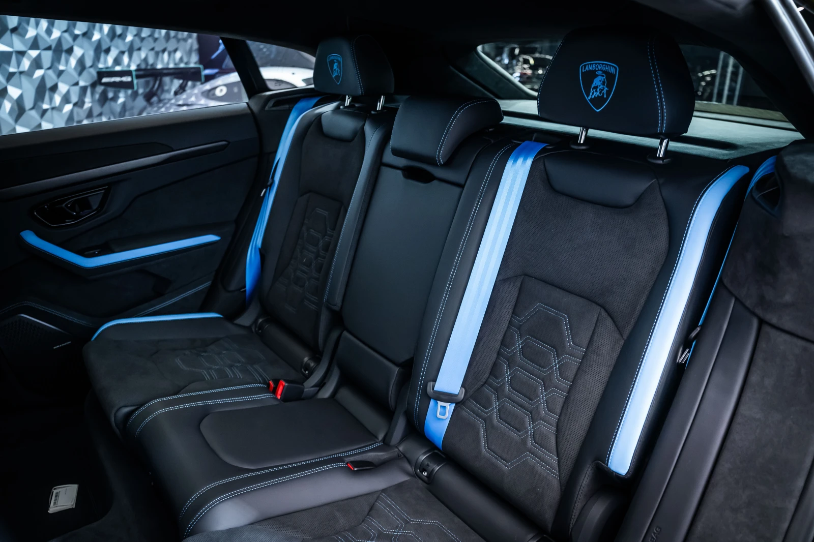 Lamborghini Urus SE* Carbon* B&O, снимка 16 - Автомобили и джипове - 56612444