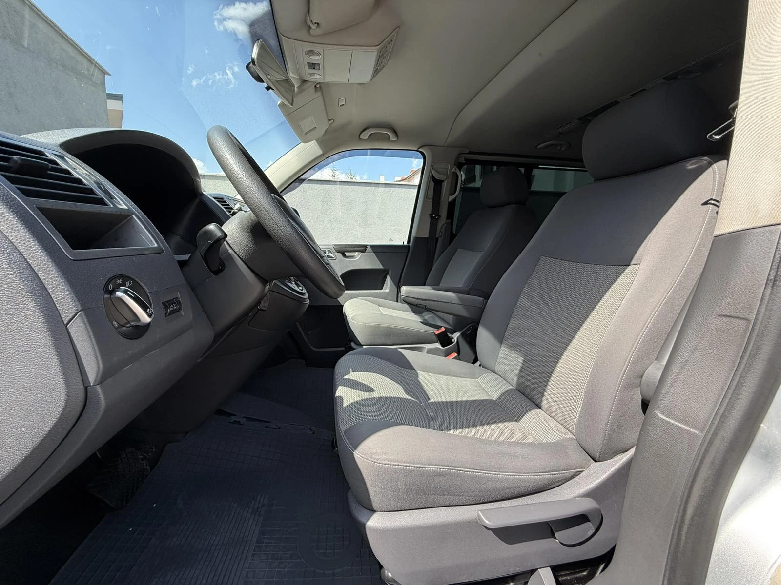 VW Caravelle 2.0 TDI DSG - изображение 10